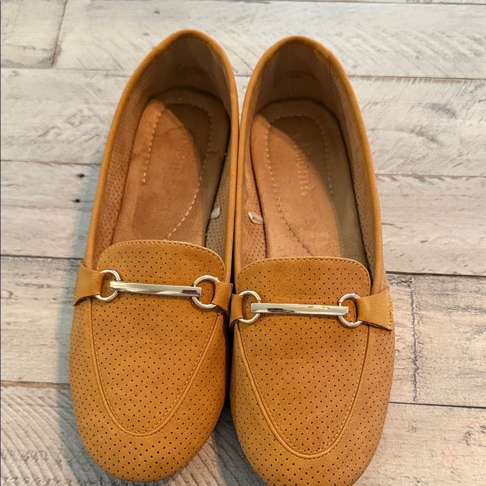 WhiteMT. Women's Mustard Loafers comfort Preppy Size 8‎ Coastal Cowboy